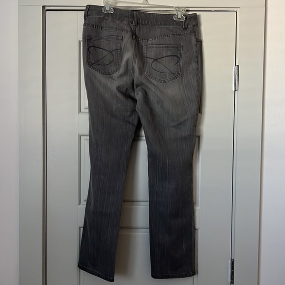 Chico’s‎ Platinum washed gray 5 pocket slim leg jeans Sz 8 short - Picture 4 of 9